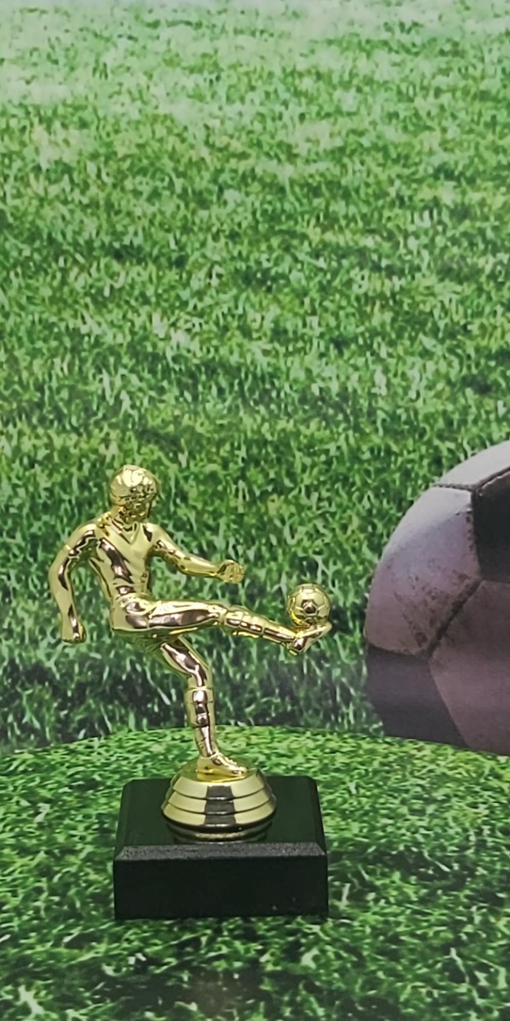 Soccer Kicker Male Trophy 135mm