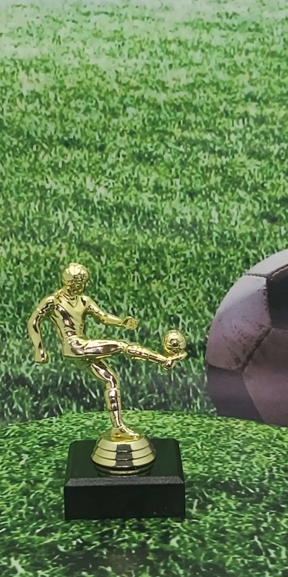 Soccer Kicker Male Trophy 135mm