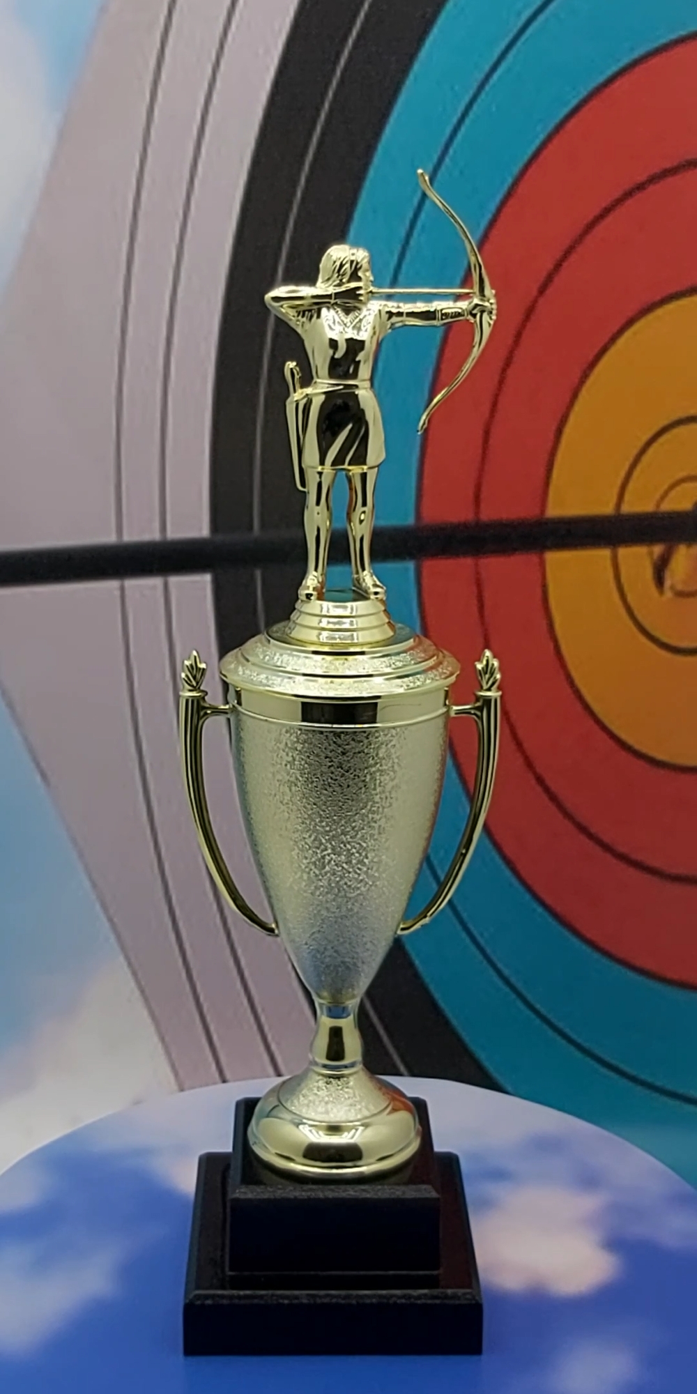 Archer Female Trophy 370mm