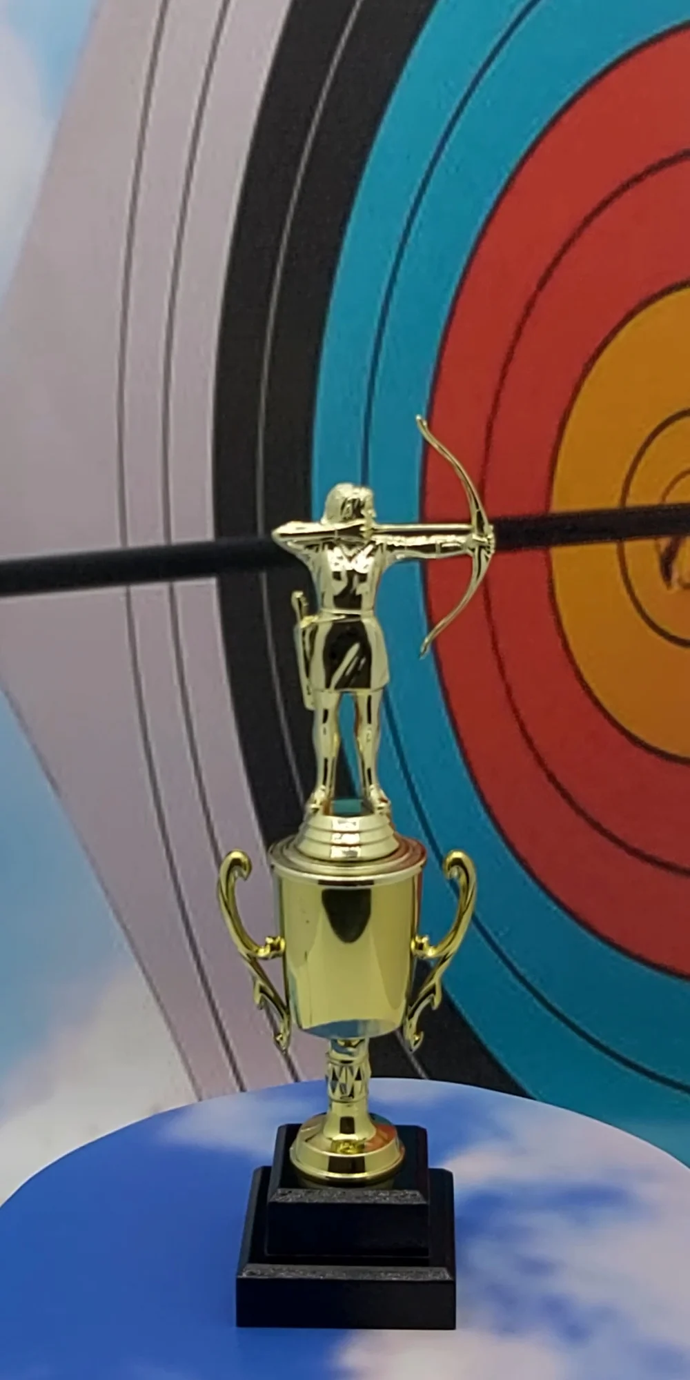 Archer Female Trophy 290mm